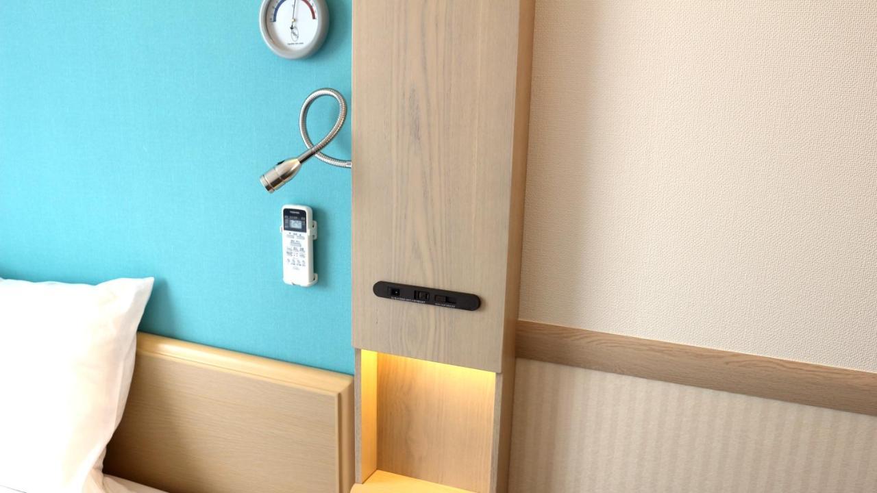 Toyoko Inn Tokyo Keio-Sen Higashi-Fuchu-Eki Kita-Guchi Buitenkant foto